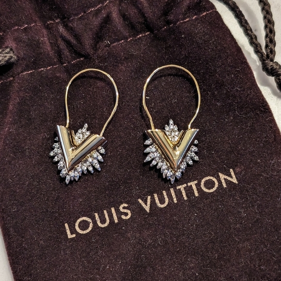 Authentic Louis Vuitton V spark earrings Like new condition! ❣️ - Picture 2 of 8